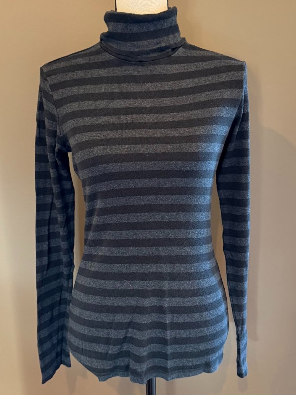Express Gray & Black Striped Turtleneck Long Sleeve Top, Size Large